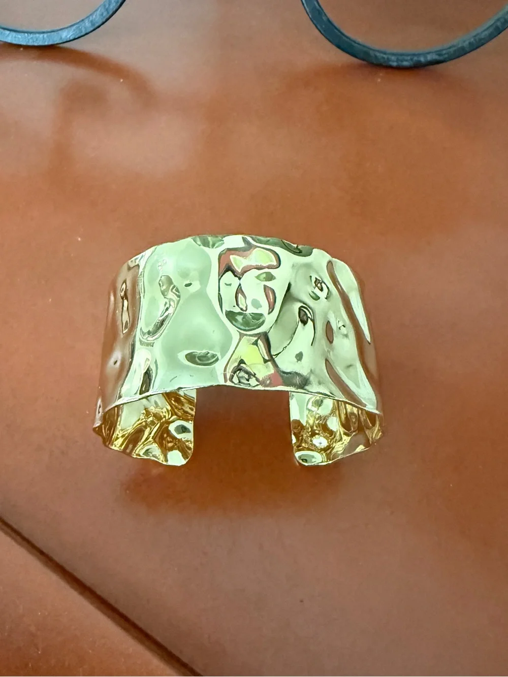 N/A elegant gold